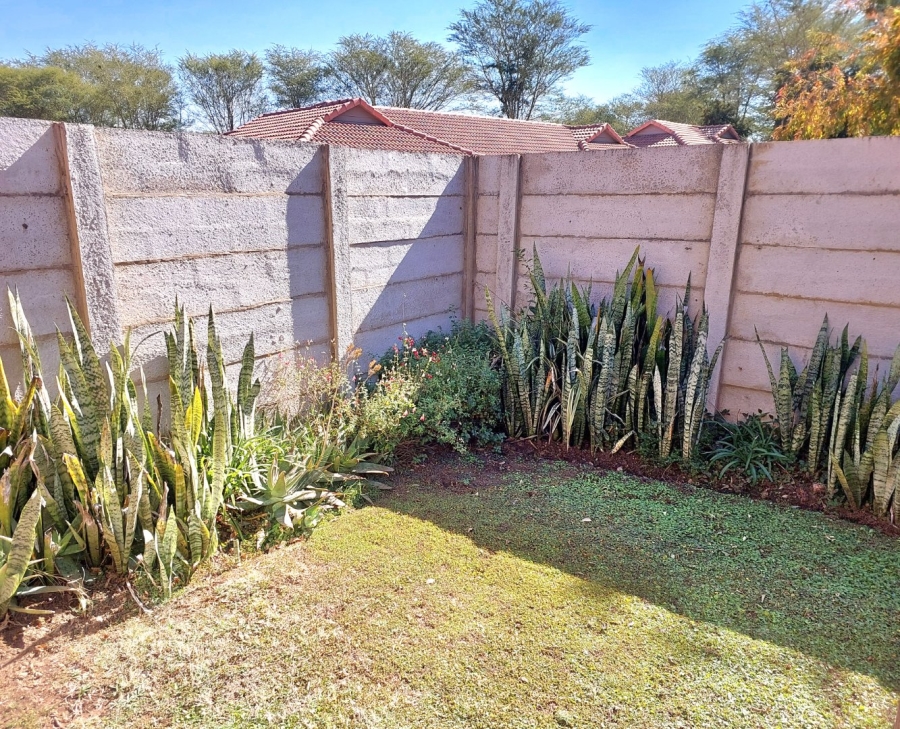 To Let 2 Bedroom Property for Rent in Ngwenya River Estate North West